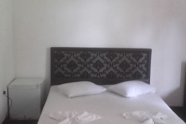 Room 5 of 13