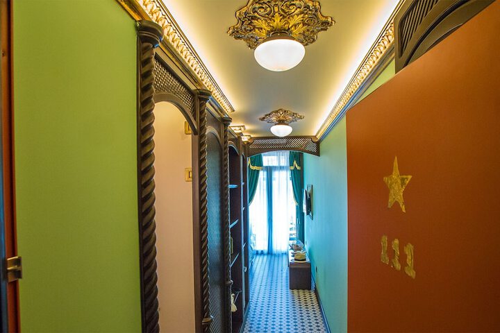 Room 4 of 53