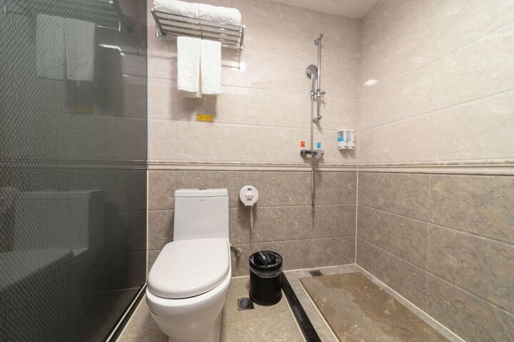 Room 2 of 15