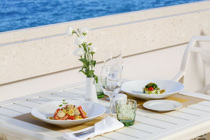 Dining 70 of 81