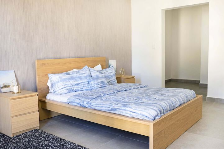 Room 8 of 14