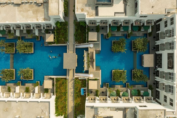Pool 33 of 59