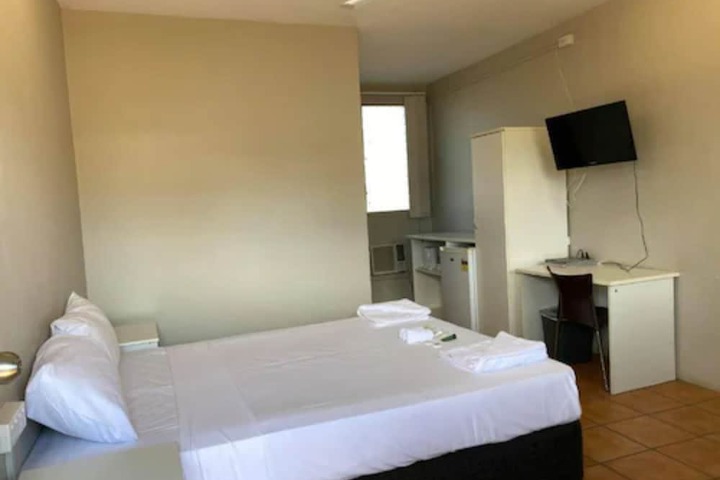 Room 9 of 38