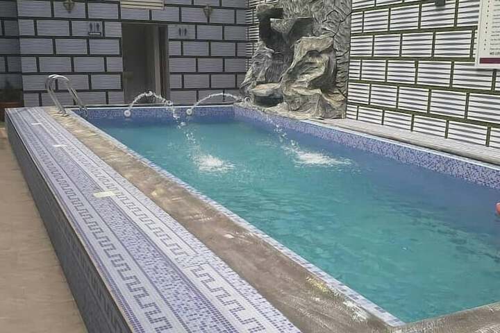 Pool 50 of 76