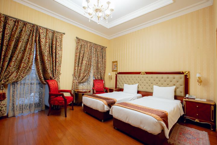 Room 5 of 113