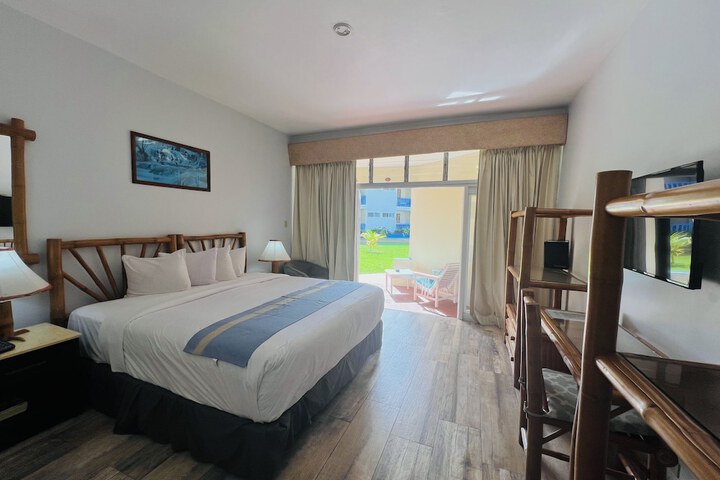 Room 5 of 30