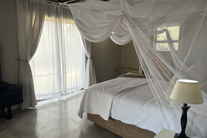 LEADWOOD TREE SAFARI LODGE - Hoedspruit 695 Hardekool Straat 1380