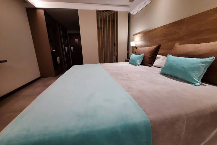 Room 16 of 51
