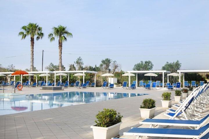 Hotel Pool