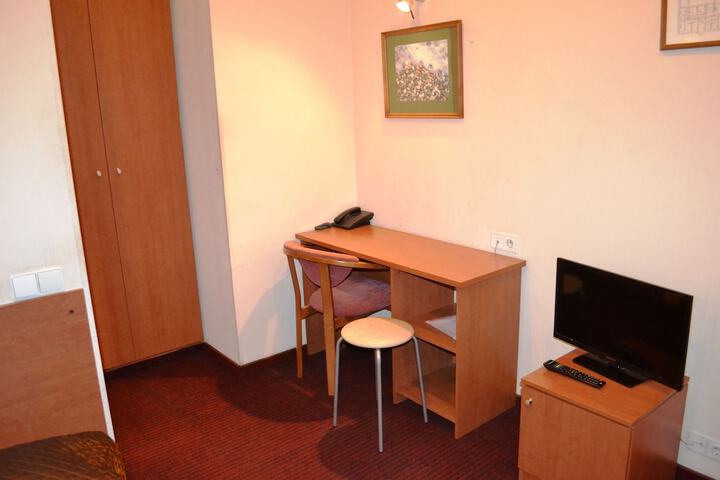 Room 37 of 64