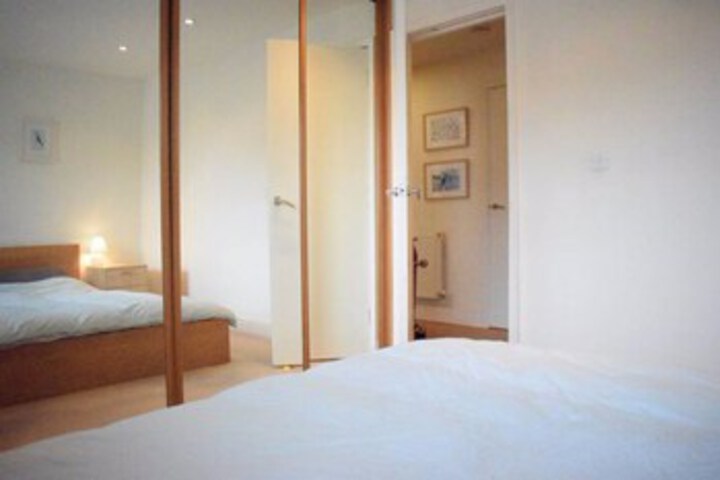 Room 8 of 11