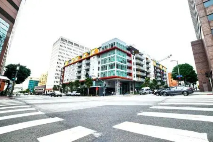 Exterior of Fountain Suites
