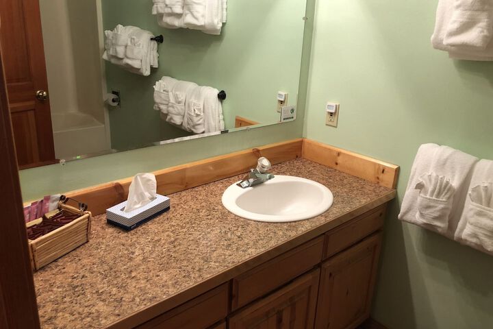 Room 122 of 186