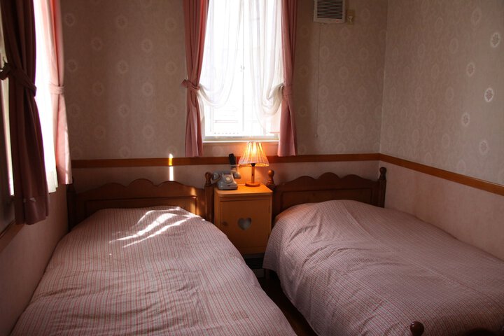 Room 5 of 34