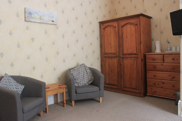 Room 30 of 98