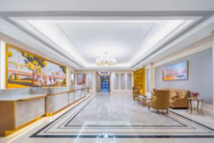 Vienna Hotel (Dali Yongping Yijiangnan Hotel)