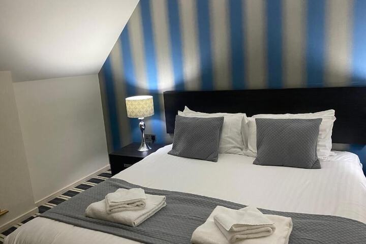 Room 7 of 34