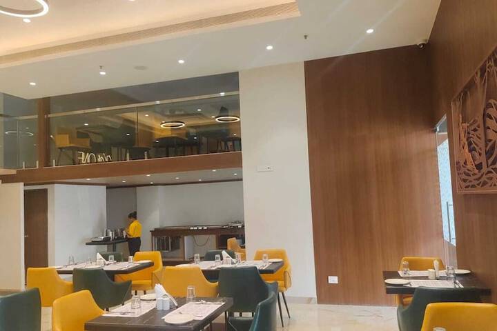 Dining 61 of 87