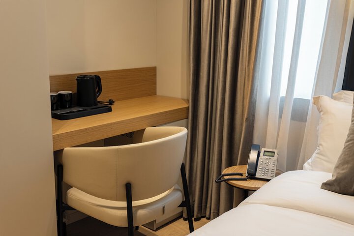 Room 43 of 73