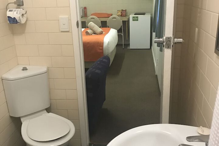 Room 35 of 46