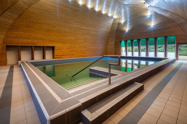 Pools & Facilities