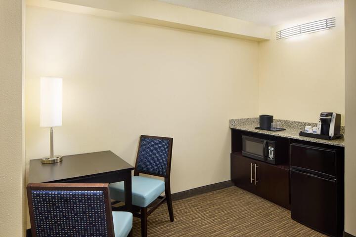 1 King Standard Communications Accessible (3 of 22)
