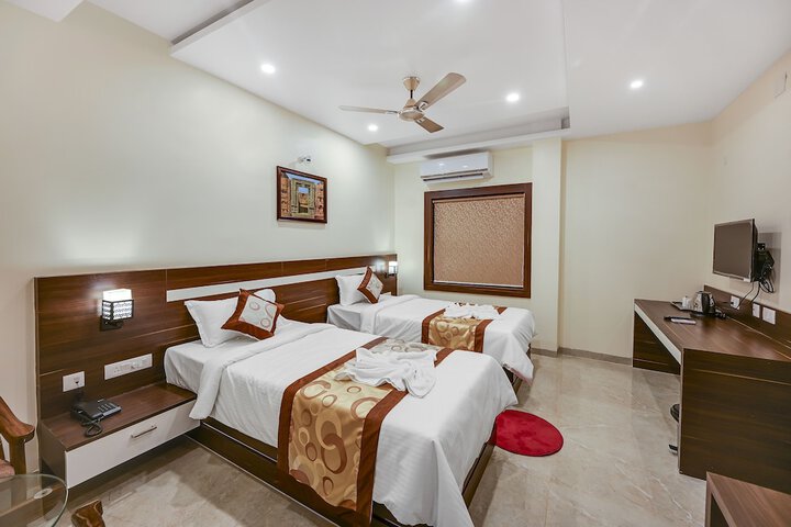 Room 14 of 28