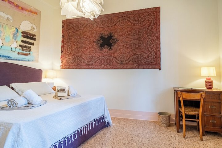 Room 37 of 106
