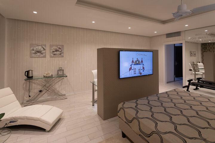 Room 8 of 62