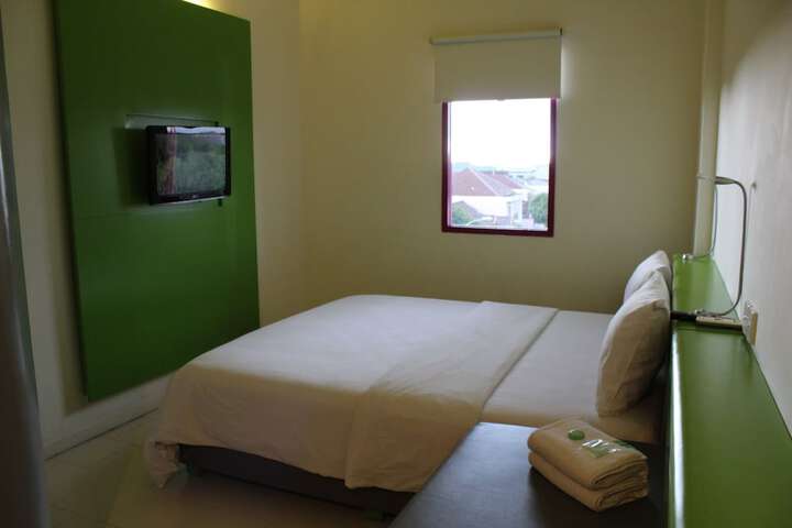 Room 6 of 30
