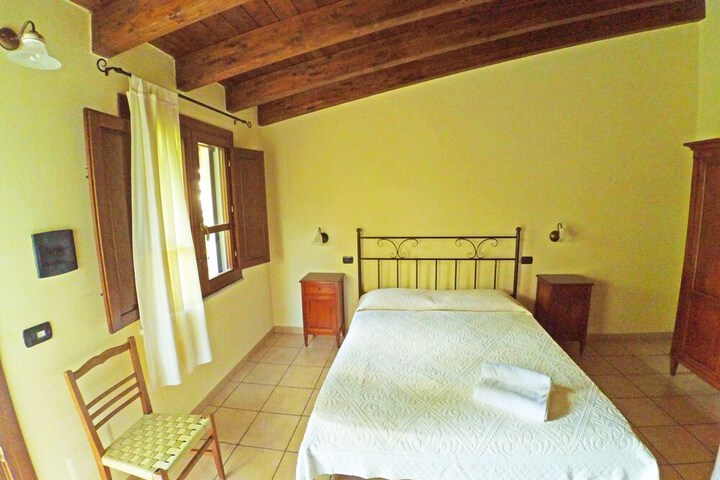 Room 4 of 46