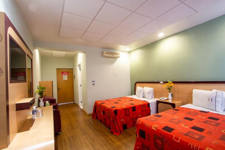 Room 5 of 23