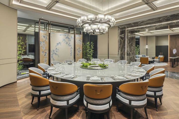 Dining 43 of 72