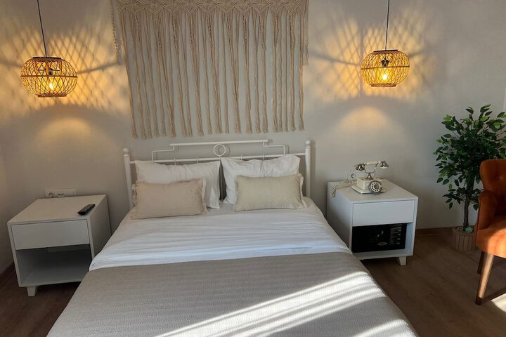 Room 7 of 35