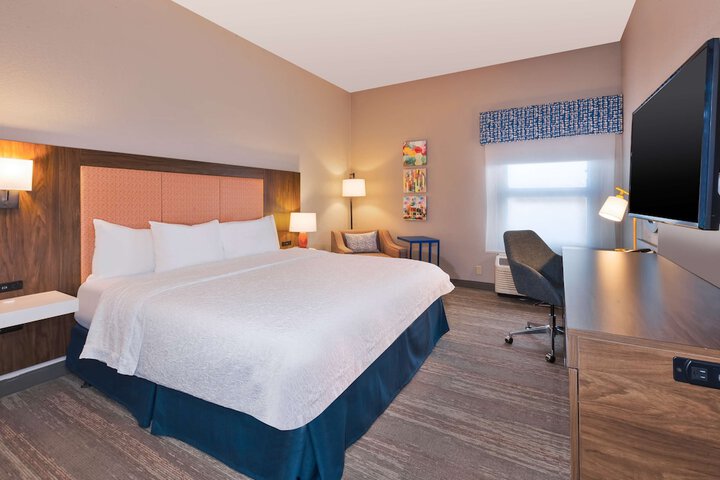 1 King Bed Accessible (7 of 26)