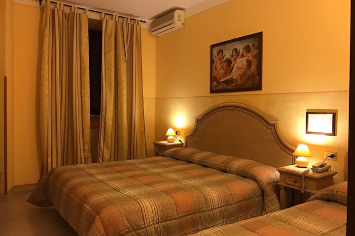 Room 8 of 46