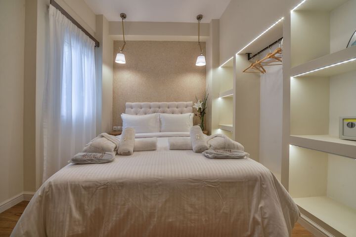 Room 12 of 100