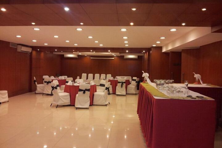 Ballroom/Hall 22 of 26