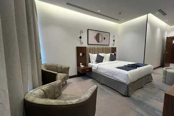 Room 30 of 44