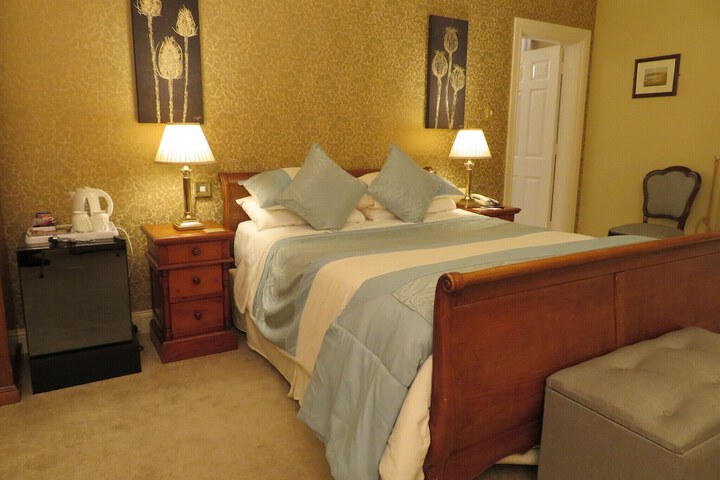 Room 6 of 36