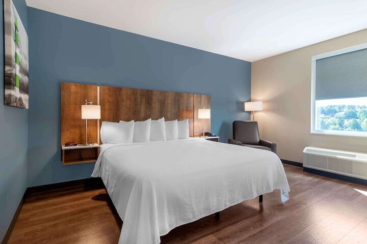 Standard Studio 1 King Bed (3 of 5)