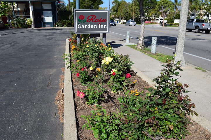 Hotel Exterior 18 of 32