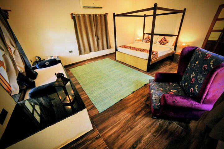 Room 34 of 151