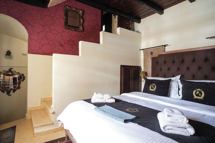 Room 15 of 71