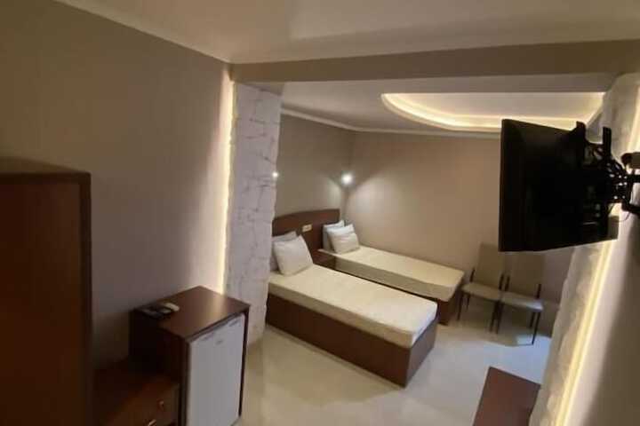 Room 2 of 31