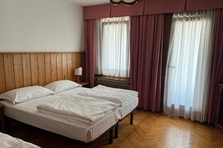 Room 25 of 52