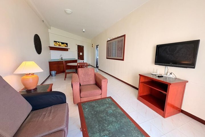 Room 378 of 650