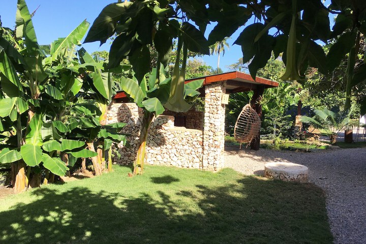 Hotel Exterior 70 of 77