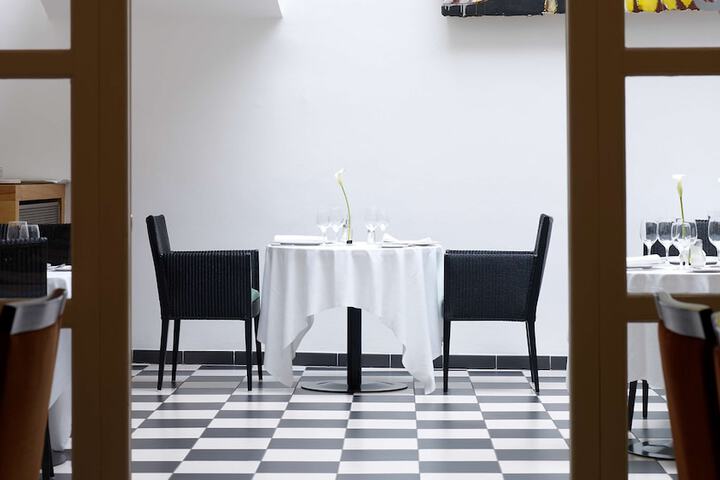 Dining 42 of 56