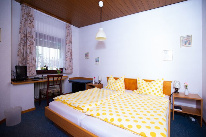Room 9 of 21